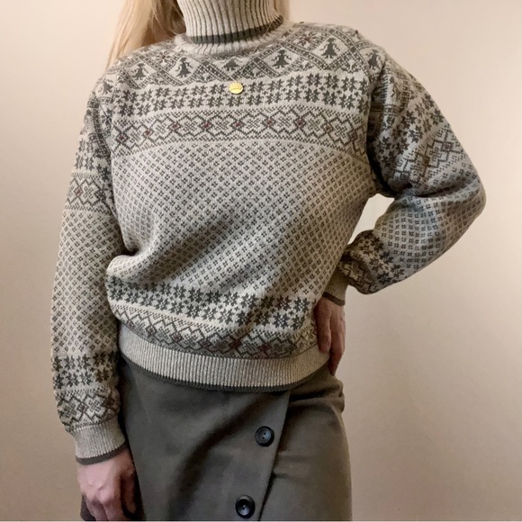 Vintage Woolrich Turtleneck Sweater - Picture 3 of 16